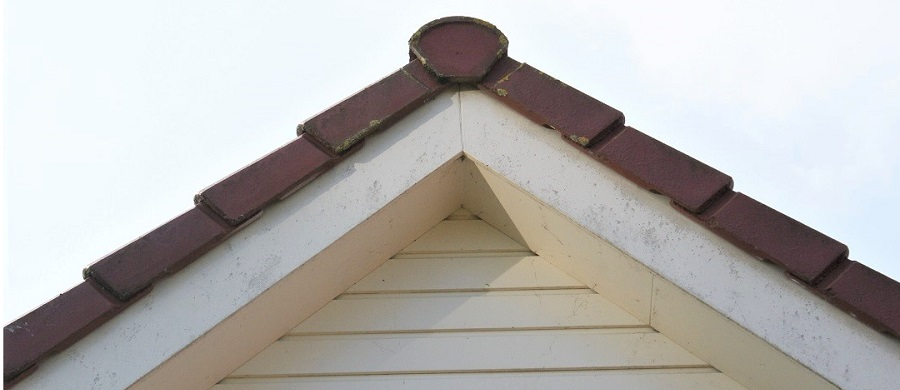 Houtwerk buiten schoonmaken