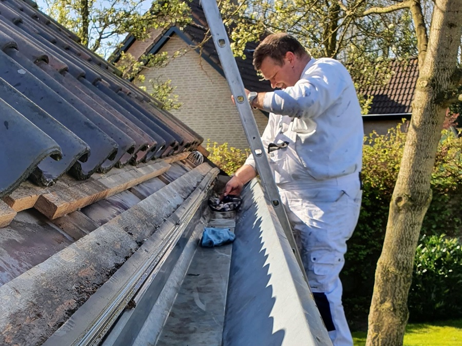 dakgoot schoonmaken